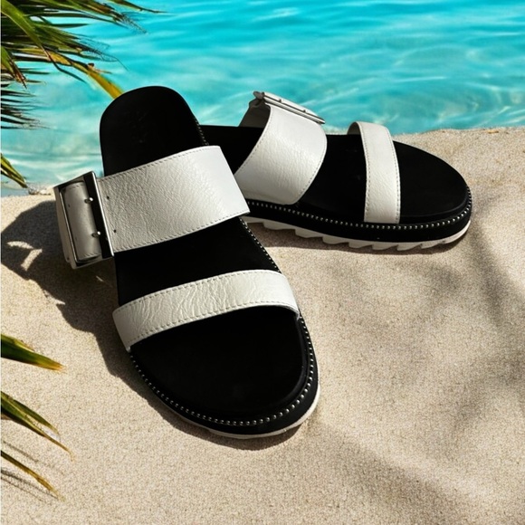 Sorel White Roaming Sport Sandal. Size 8.5. Great Condition. - Picture 4 of 9